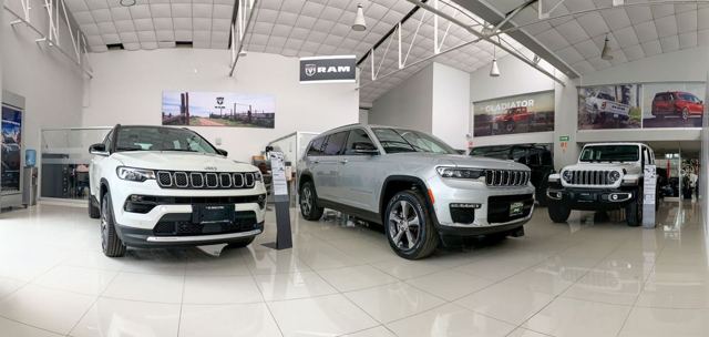 La Villa · Jeep en piso